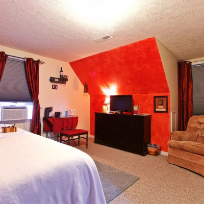 Blacks Burg Bed & Breakfast Virginia Zen King TV