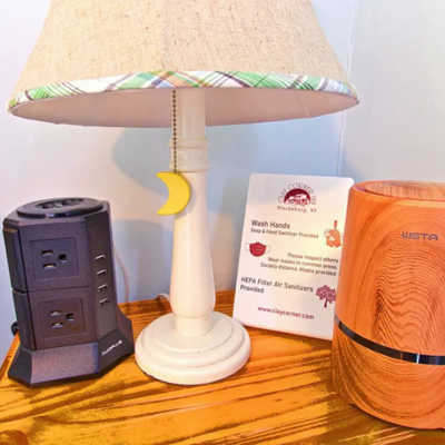 Blacks Burg Bed & Breakfast New River Queen Lamp