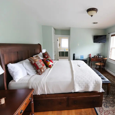 Blacks Burg Bed & Breakfast Smithfield King Bed